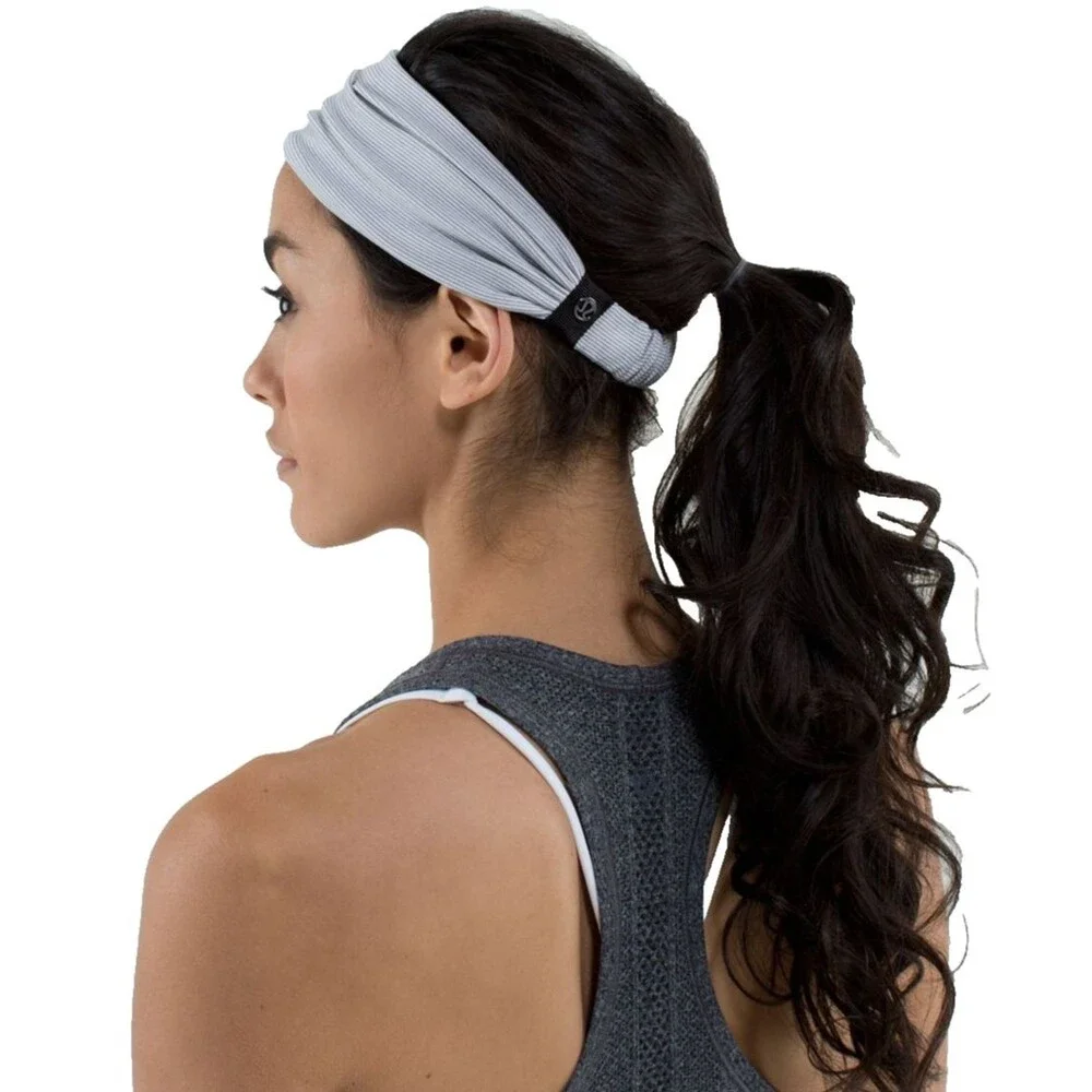 LuLuLemon Bang Buster Headband Reversible Wee Stripe White Heathered Grey/Black